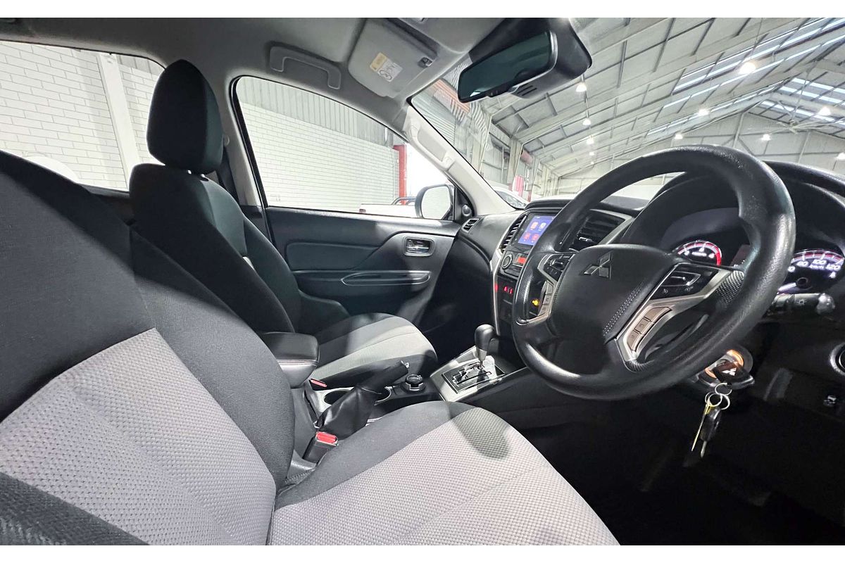 2022 Mitsubishi Triton GLX+ MR 4X4