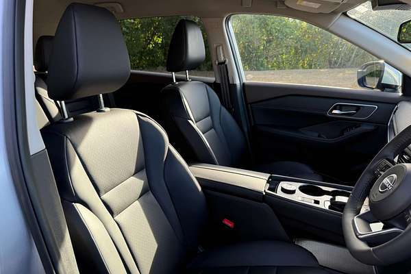2025 Nissan X-TRAIL ST-L e-POWER T33