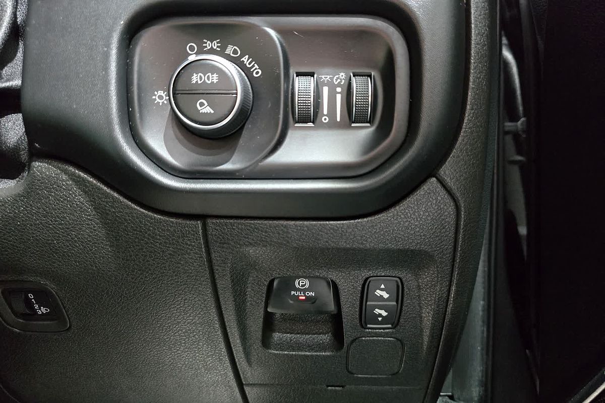 2021 RAM 1500 1500 LARAMIE (4x4) DS6P9827 4X4 SWB