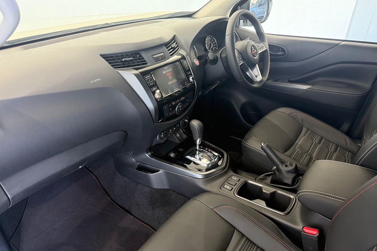 2025 Nissan Navara PRO-4X D23 4X4