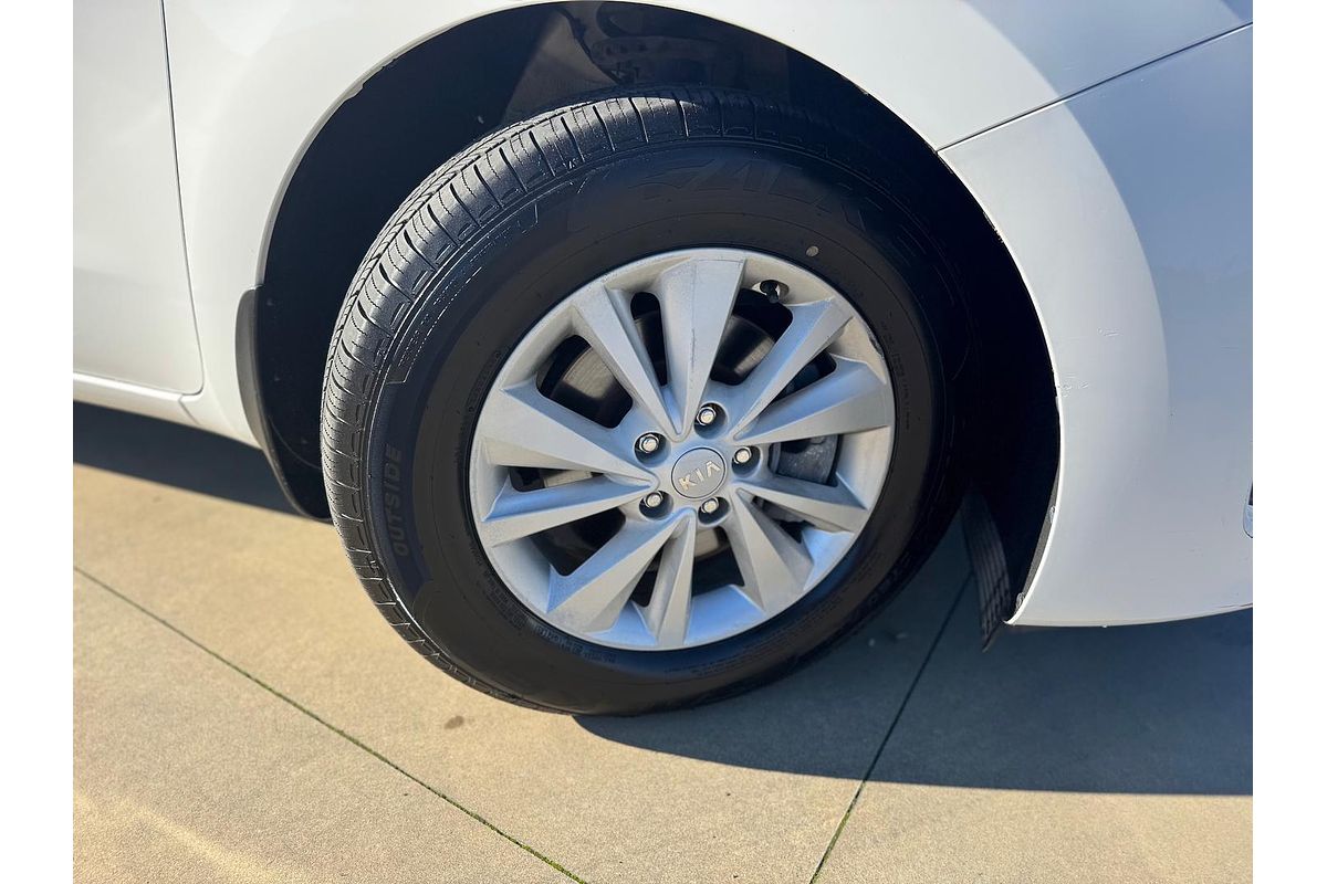 2016 Kia Carnival Si YP