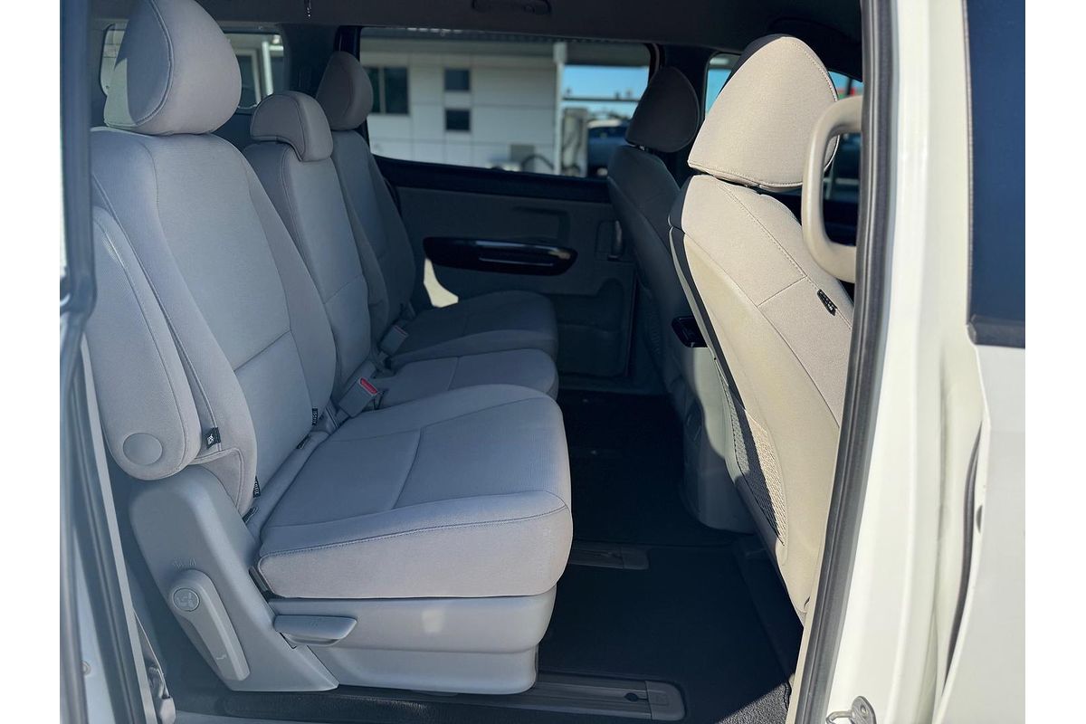2016 Kia Carnival Si YP