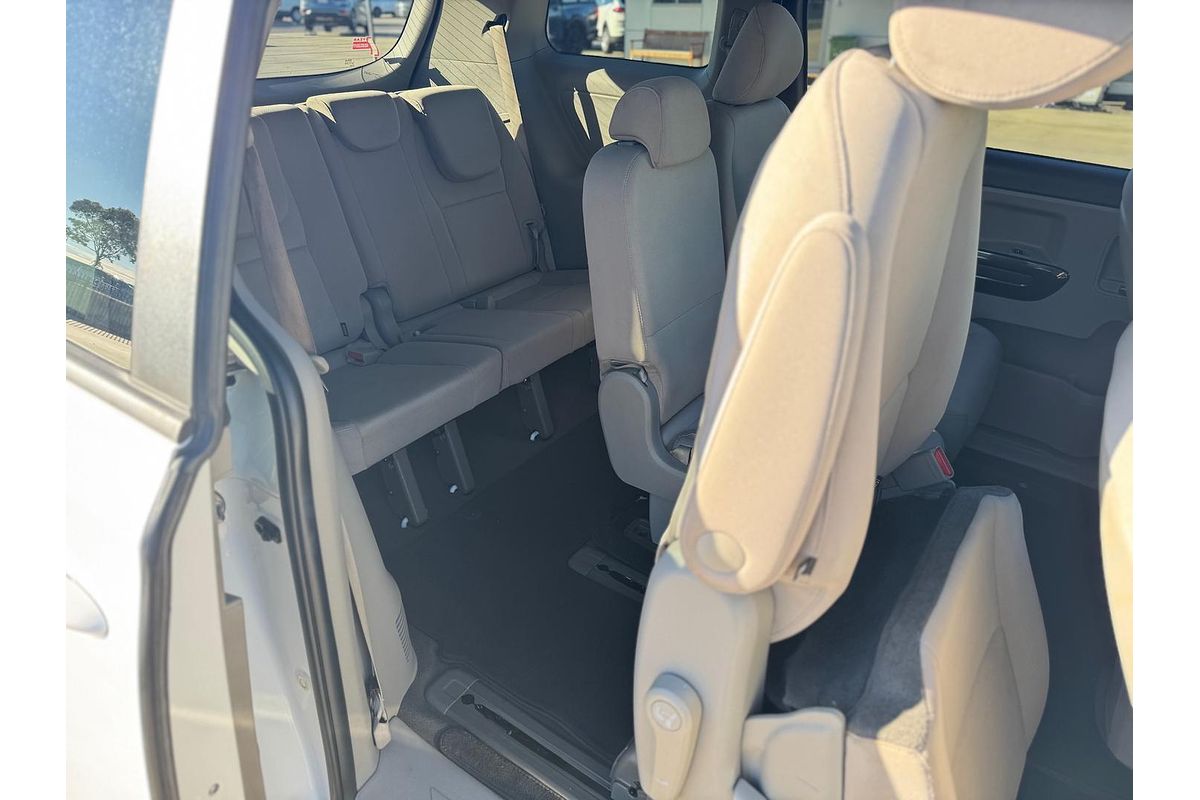 2016 Kia Carnival Si YP