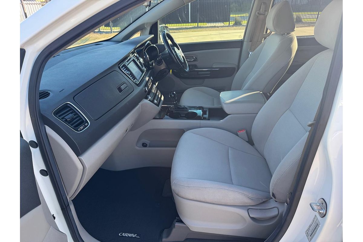 2016 Kia Carnival Si YP