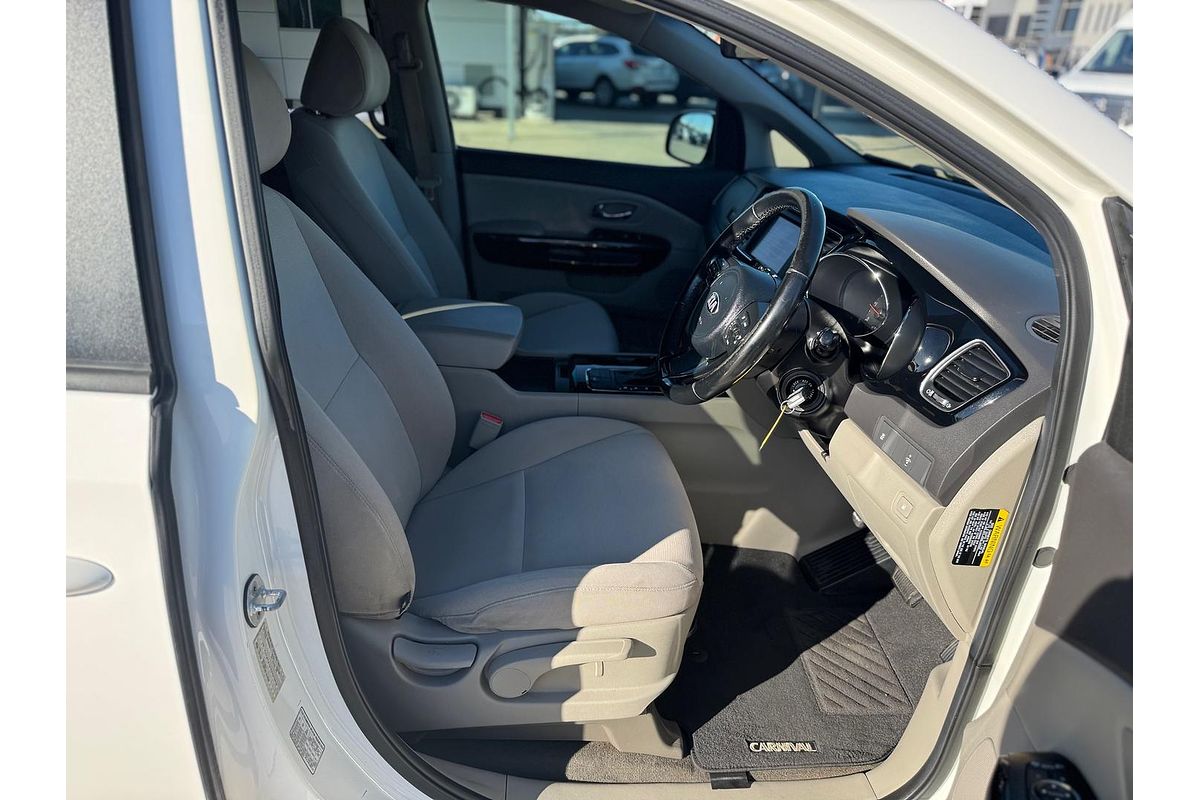 2016 Kia Carnival Si YP