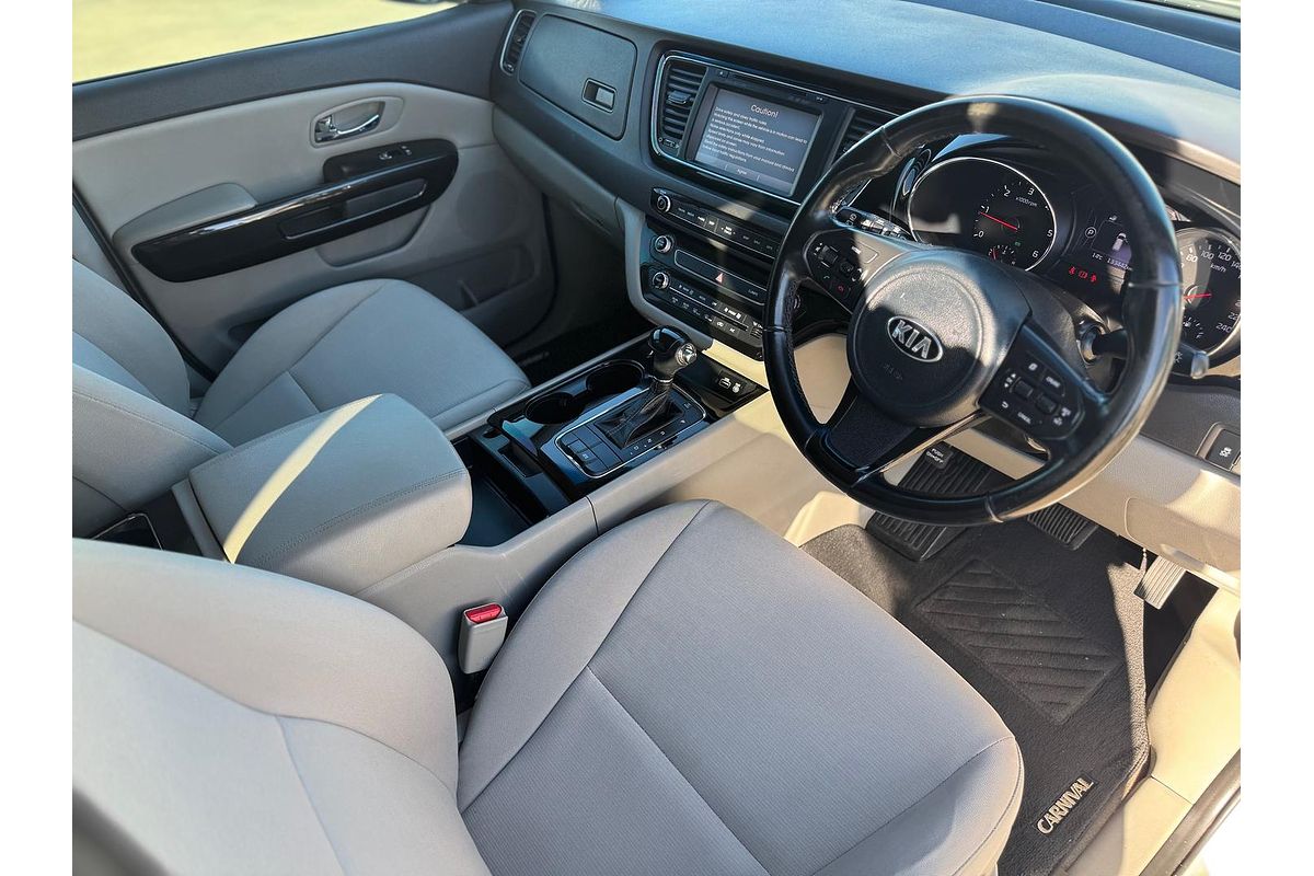 2016 Kia Carnival Si YP