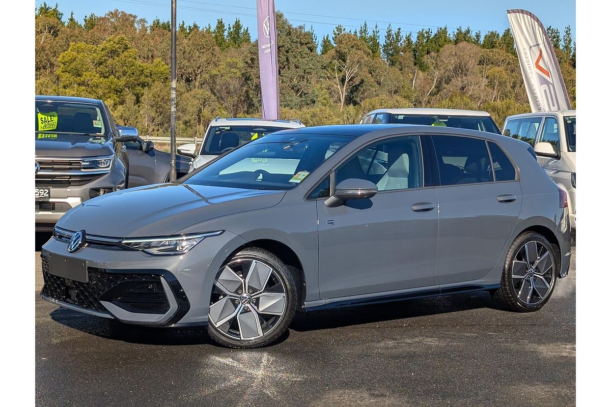 2025 Volkswagen Golf 110TSI R-Line 8.5