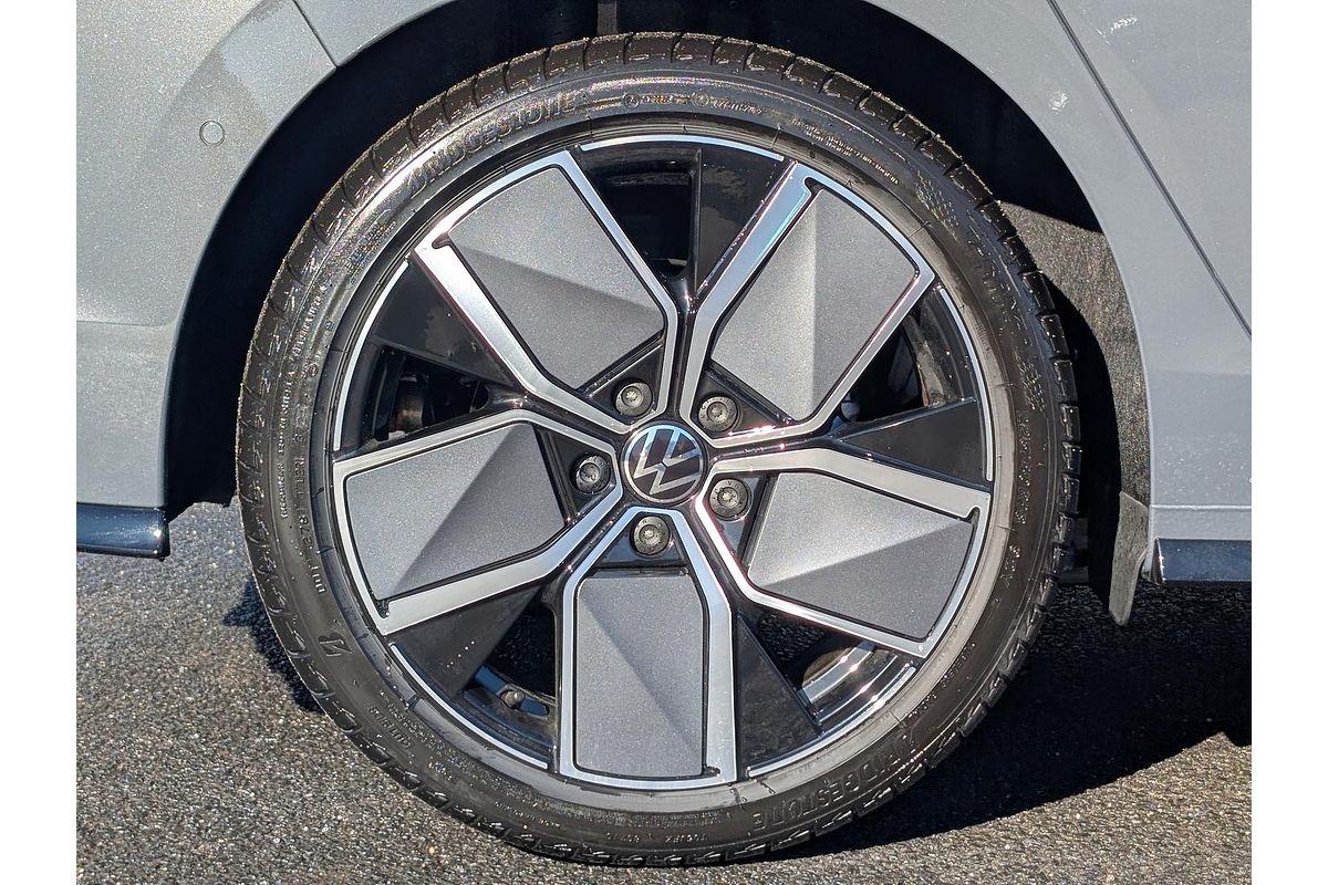 2025 Volkswagen Golf 110TSI R-Line 8.5