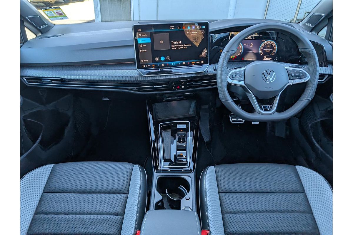 2025 Volkswagen Golf 110TSI R-Line 8.5
