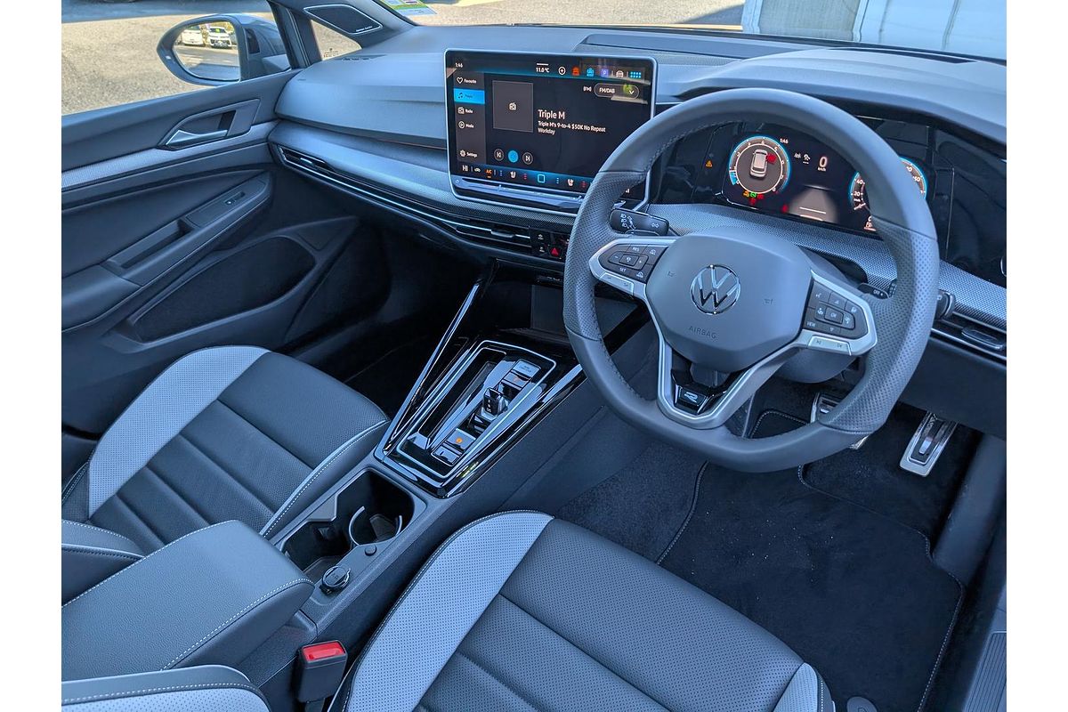 2025 Volkswagen Golf 110TSI R-Line 8.5
