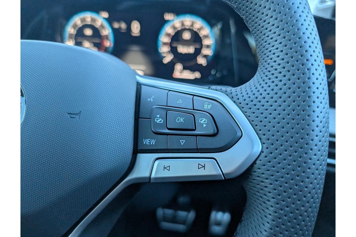 2025 Volkswagen Golf 110TSI R-Line 8.5