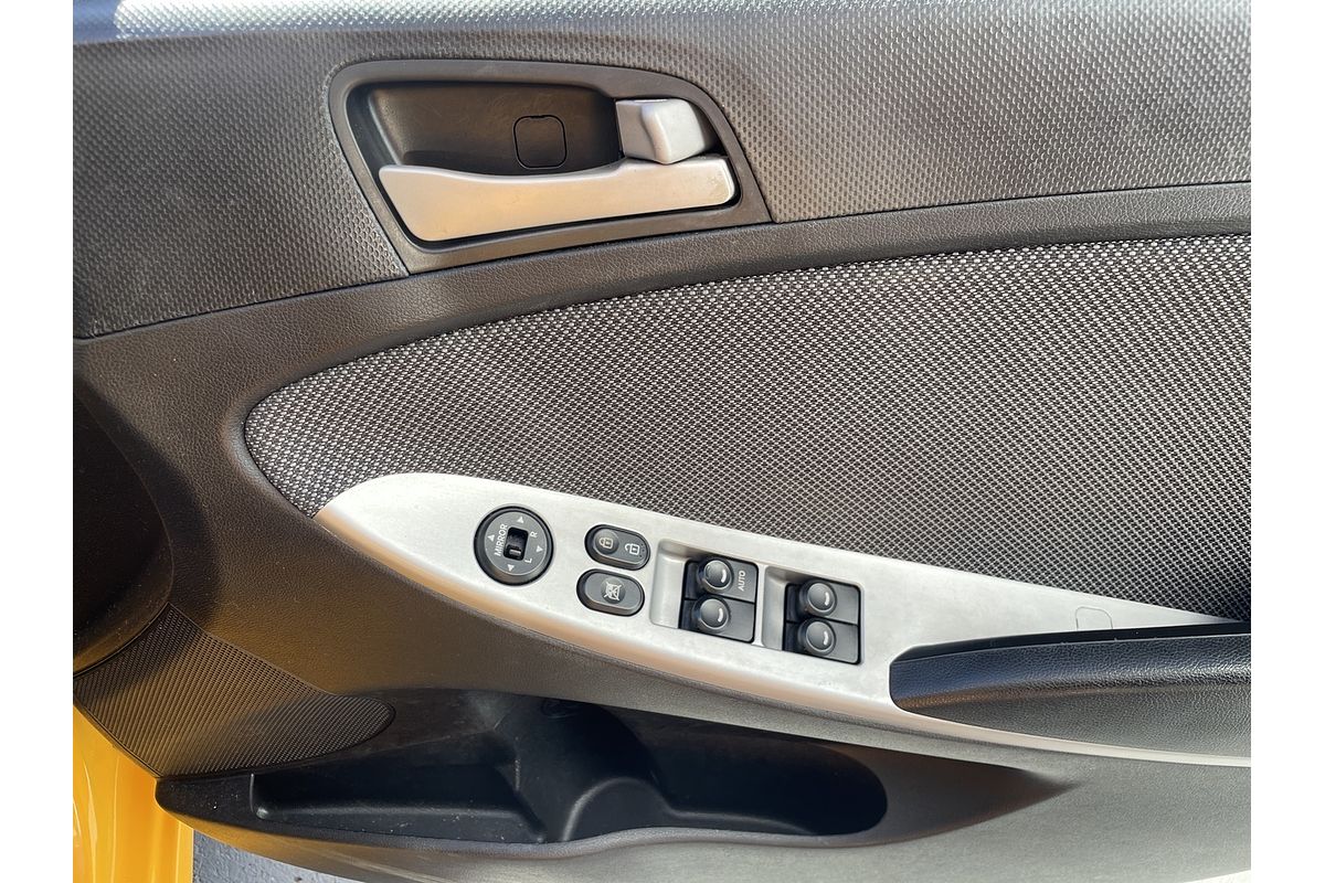 2014 Hyundai Accent Active RB2
