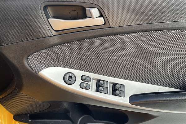 2014 Hyundai Accent Active RB2