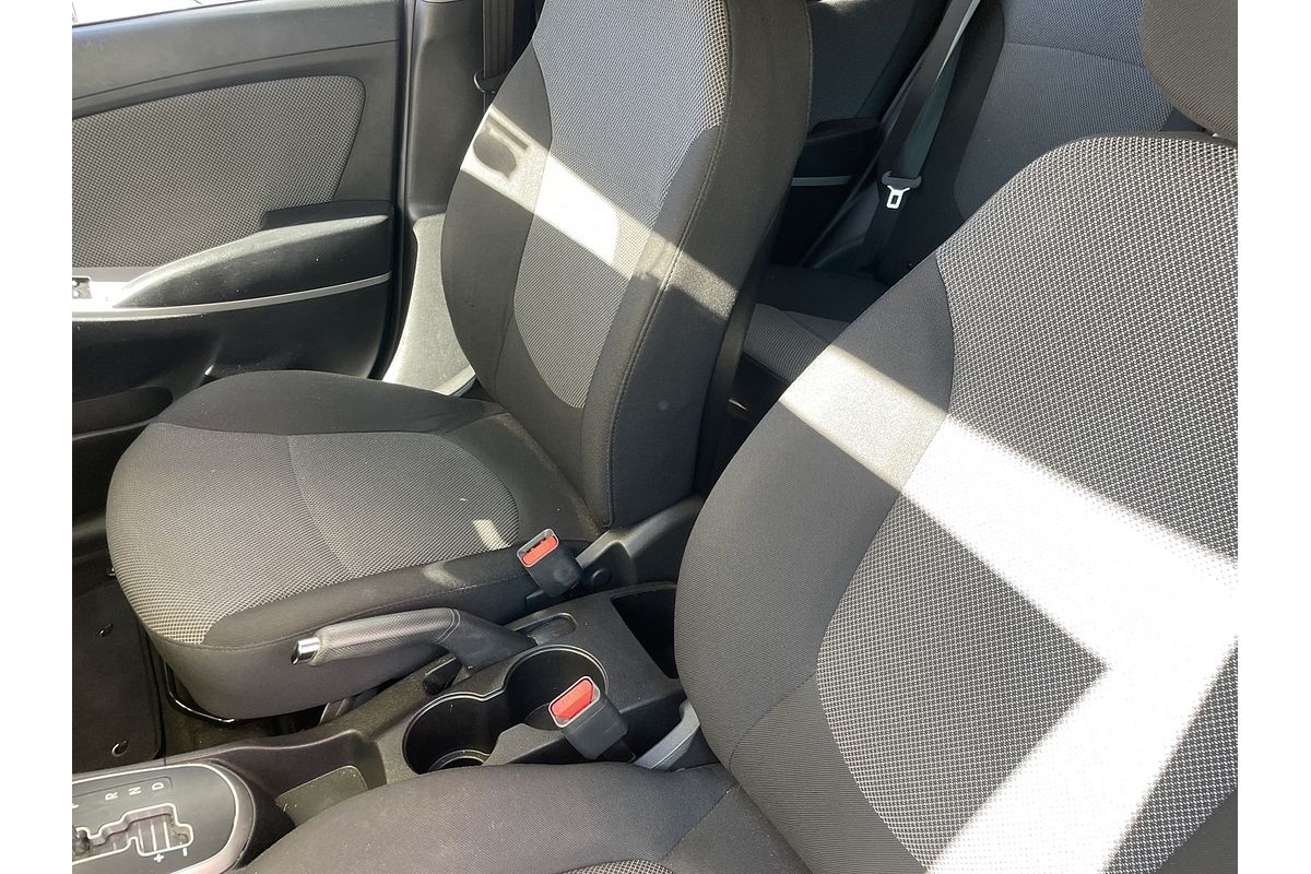 2014 Hyundai Accent Active RB2