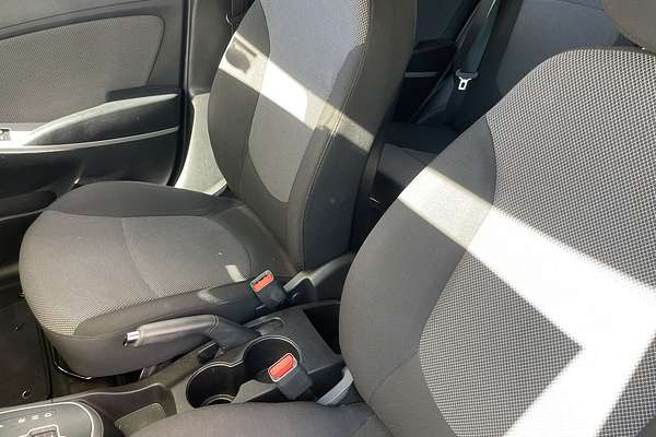 2014 Hyundai Accent Active RB2