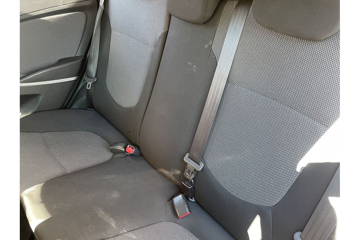 2014 Hyundai Accent Active RB2