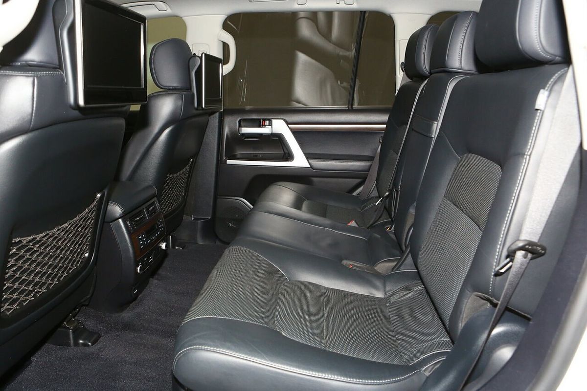 2018 Toyota Landcruiser Sahara VDJ200R