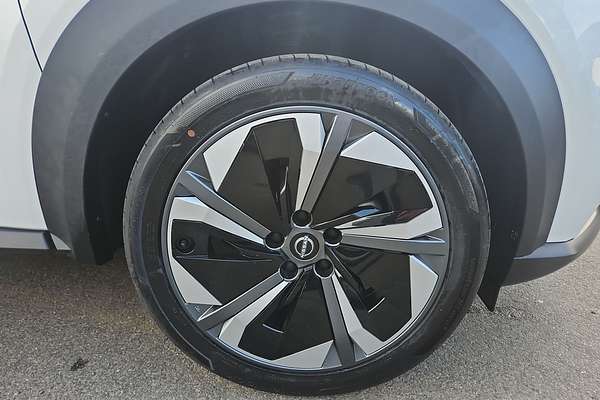 2024 Nissan JUKE ST-L F16
