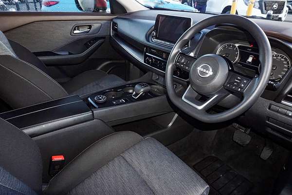 2024 Nissan X-TRAIL ST T33