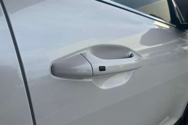 2025 Kia K4 GT-Line CL4m
