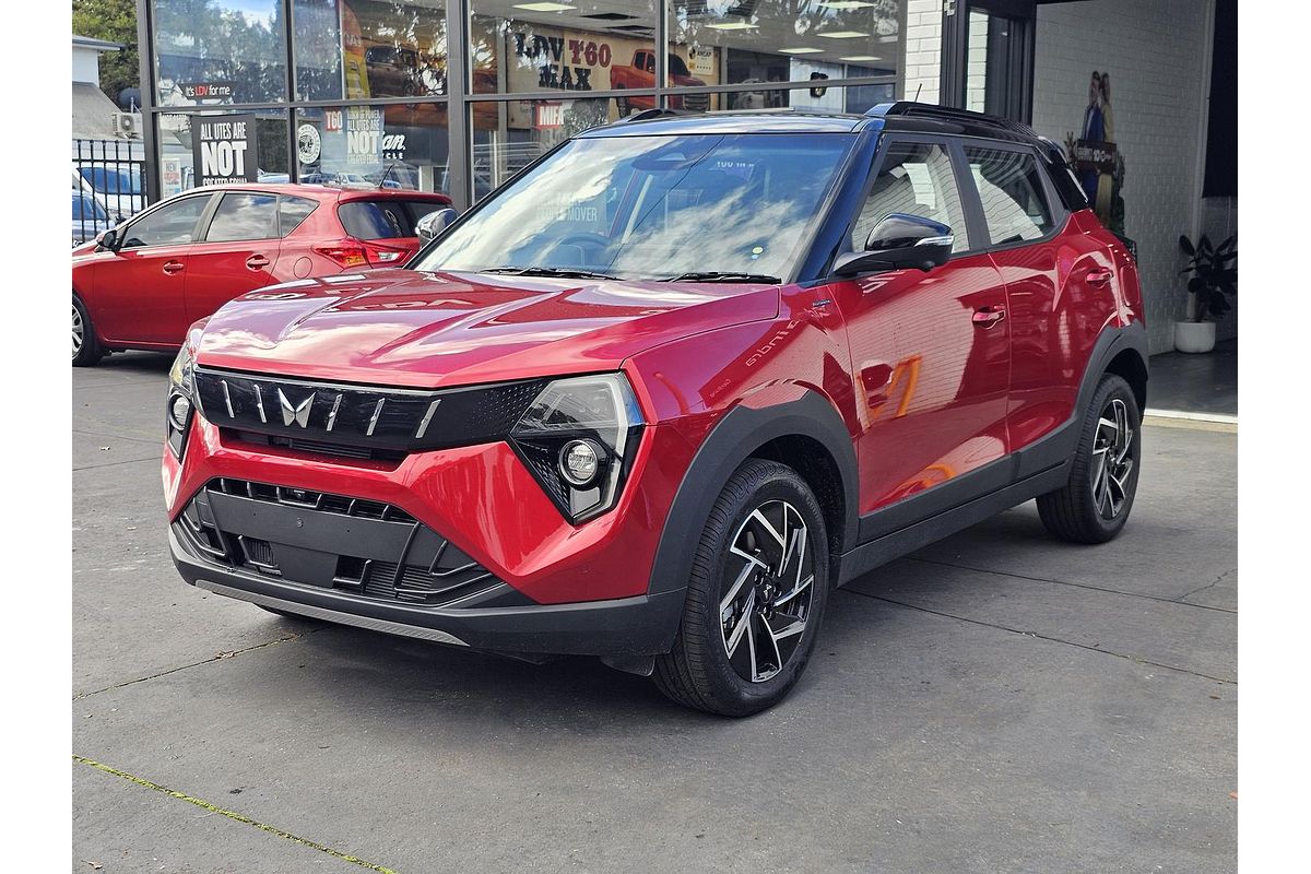 2025 Mahindra XUV3XO AX7L