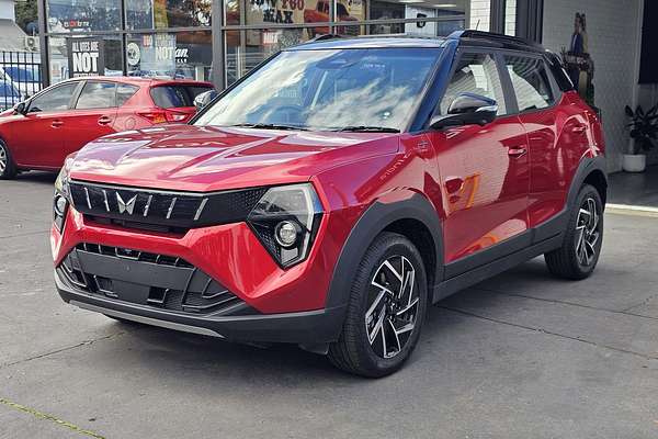 2025 Mahindra XUV3XO AX7L