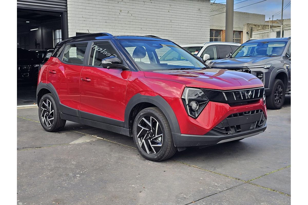 2025 Mahindra XUV3XO AX7L