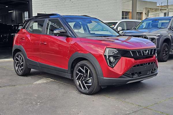 2025 Mahindra XUV3XO AX7L