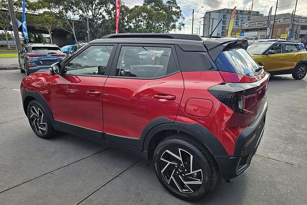 2025 Mahindra XUV3XO AX7L