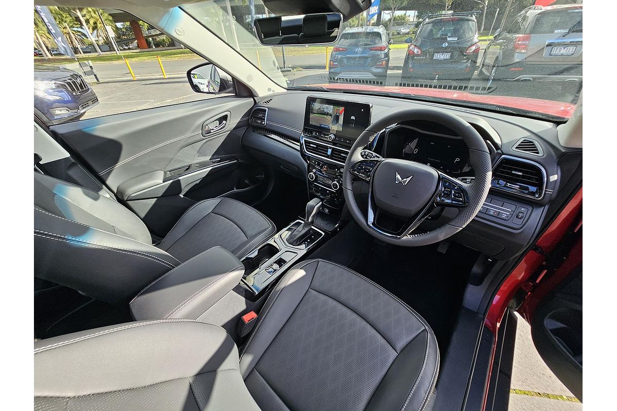 2025 Mahindra XUV3XO AX7L