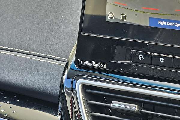 2025 Mahindra XUV3XO AX7L