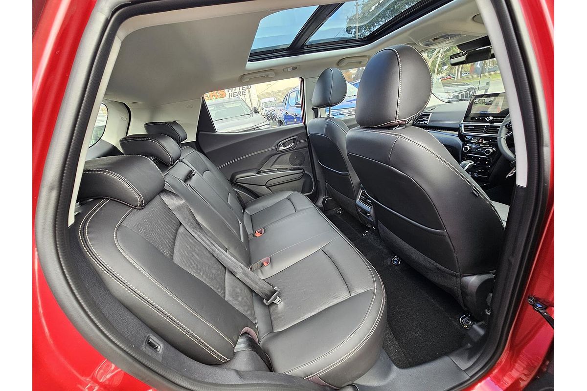 2025 Mahindra XUV3XO AX7L