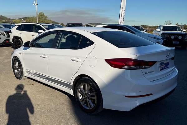 2017 Hyundai Elantra Active AD