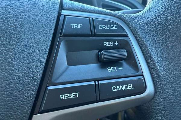 2017 Hyundai Elantra Active AD