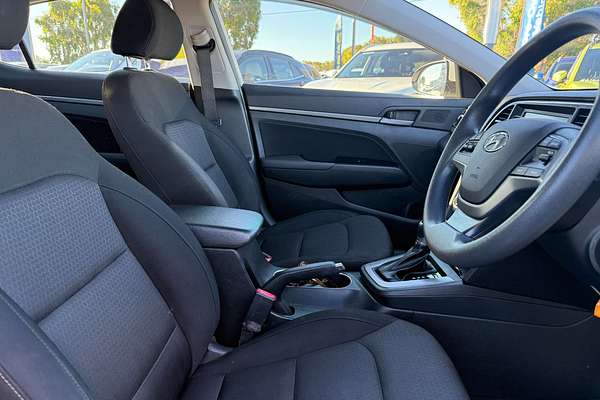 2017 Hyundai Elantra Active AD