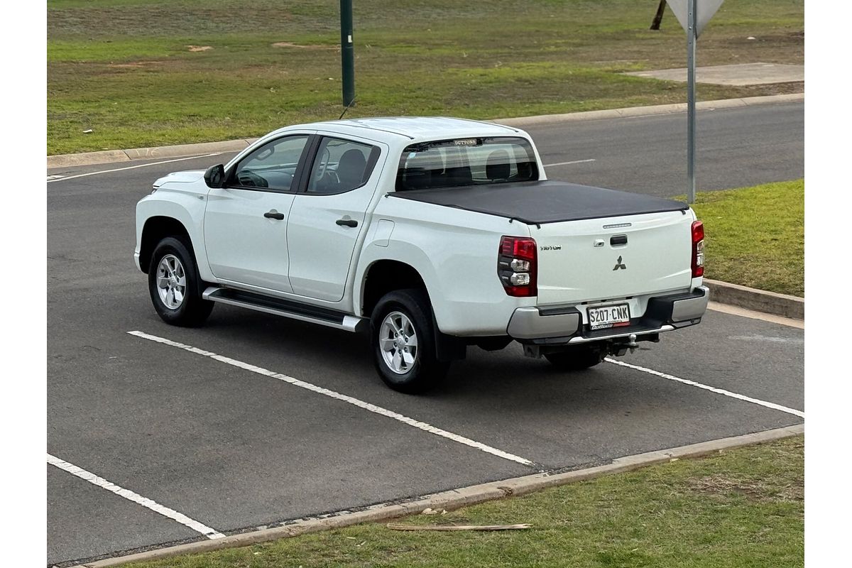 2021 Mitsubishi Triton GLX+ MR 4X4
