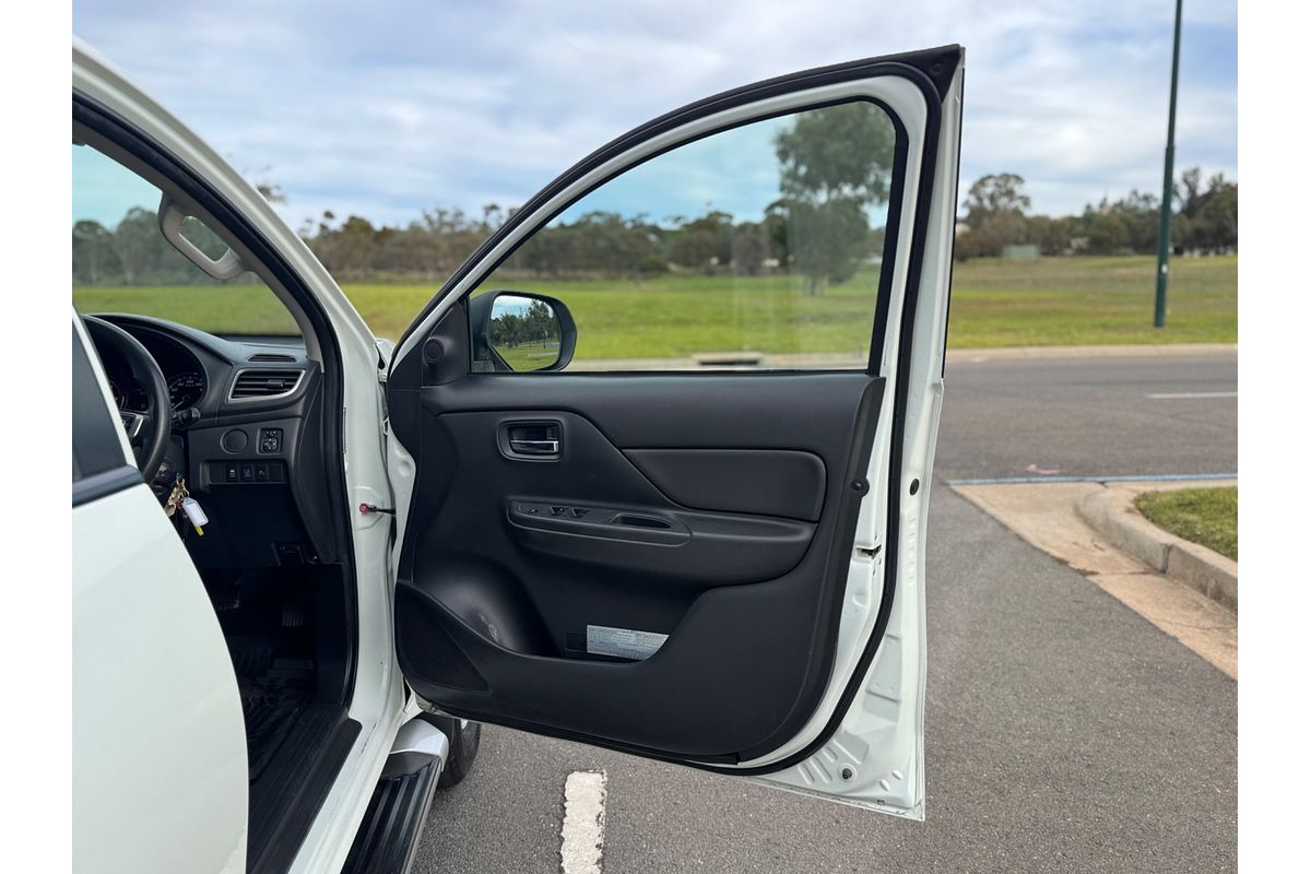 2021 Mitsubishi Triton GLX+ MR 4X4