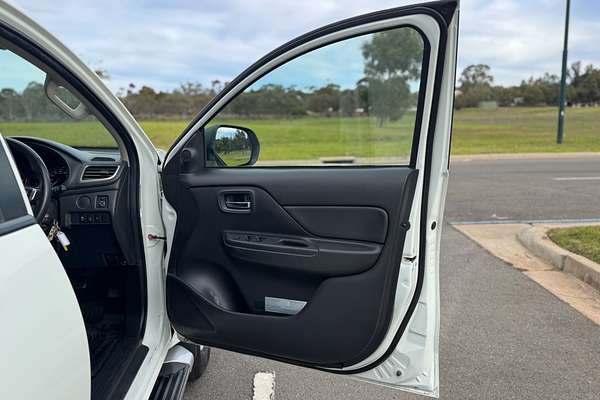 2021 Mitsubishi Triton GLX+ MR 4X4