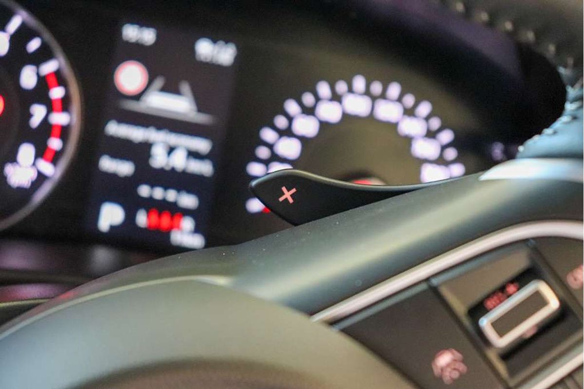 2025 Suzuki Swift Hybrid GLX UZ