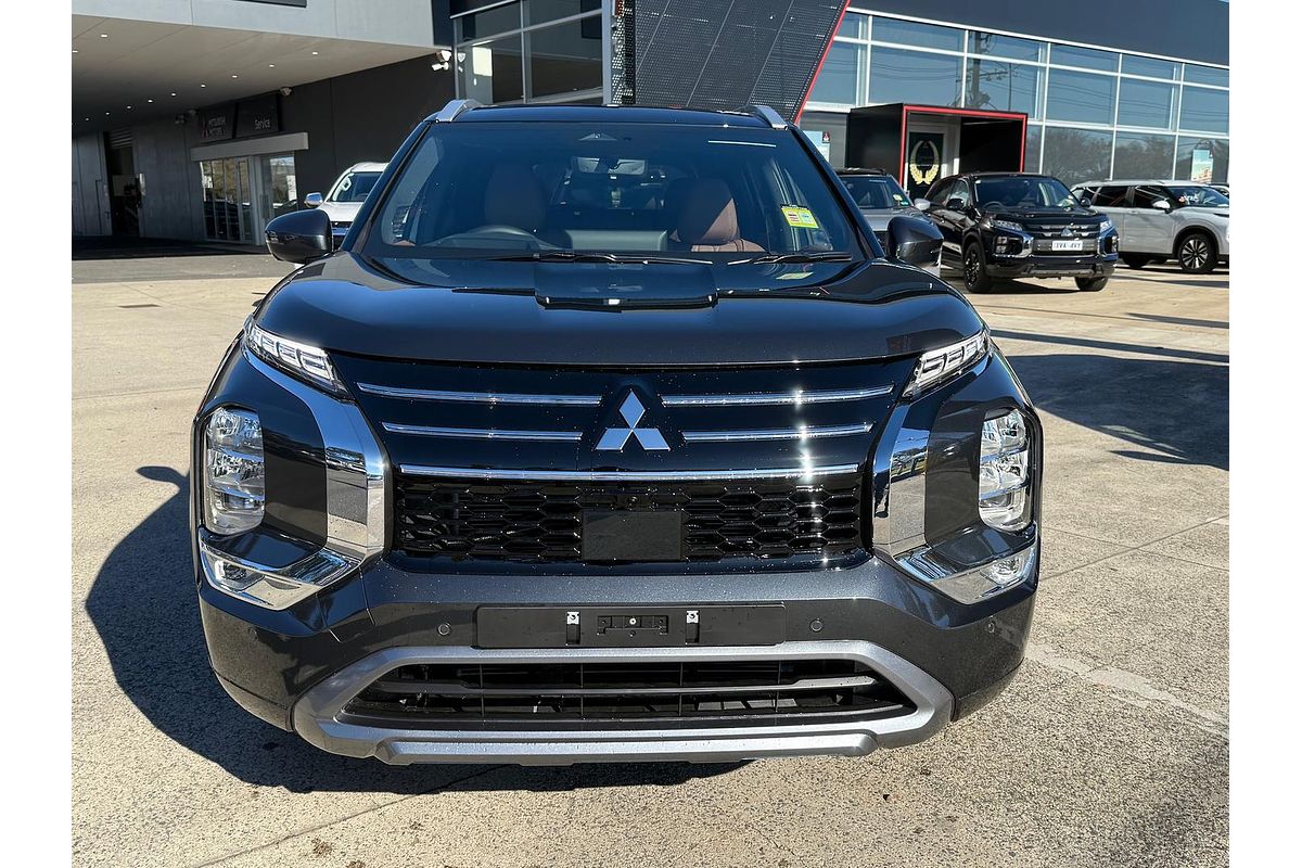 2025 Mitsubishi Outlander Exceed Tourer ZM