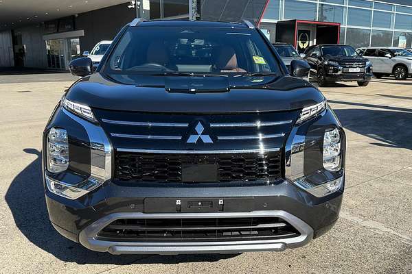 2025 Mitsubishi Outlander Exceed Tourer ZM