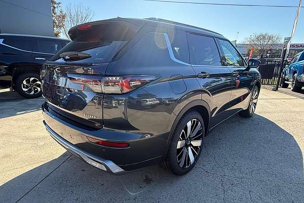 2025 Mitsubishi Outlander Exceed Tourer ZM