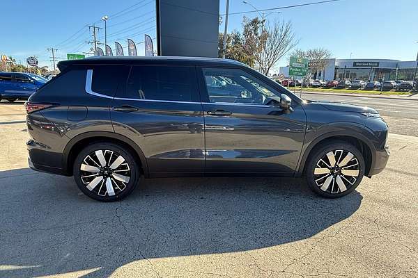 2025 Mitsubishi Outlander Exceed Tourer ZM