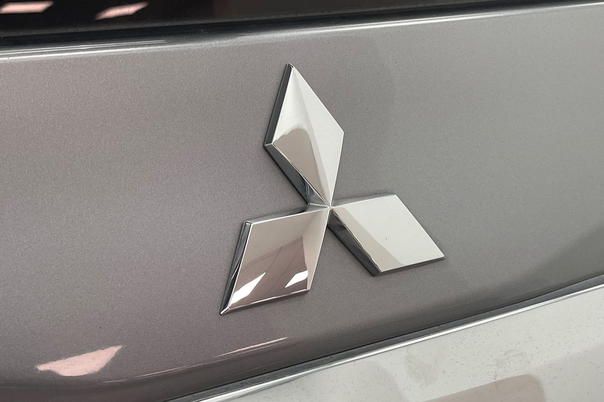 2019 Mitsubishi Pajero Sport Black Edition QE