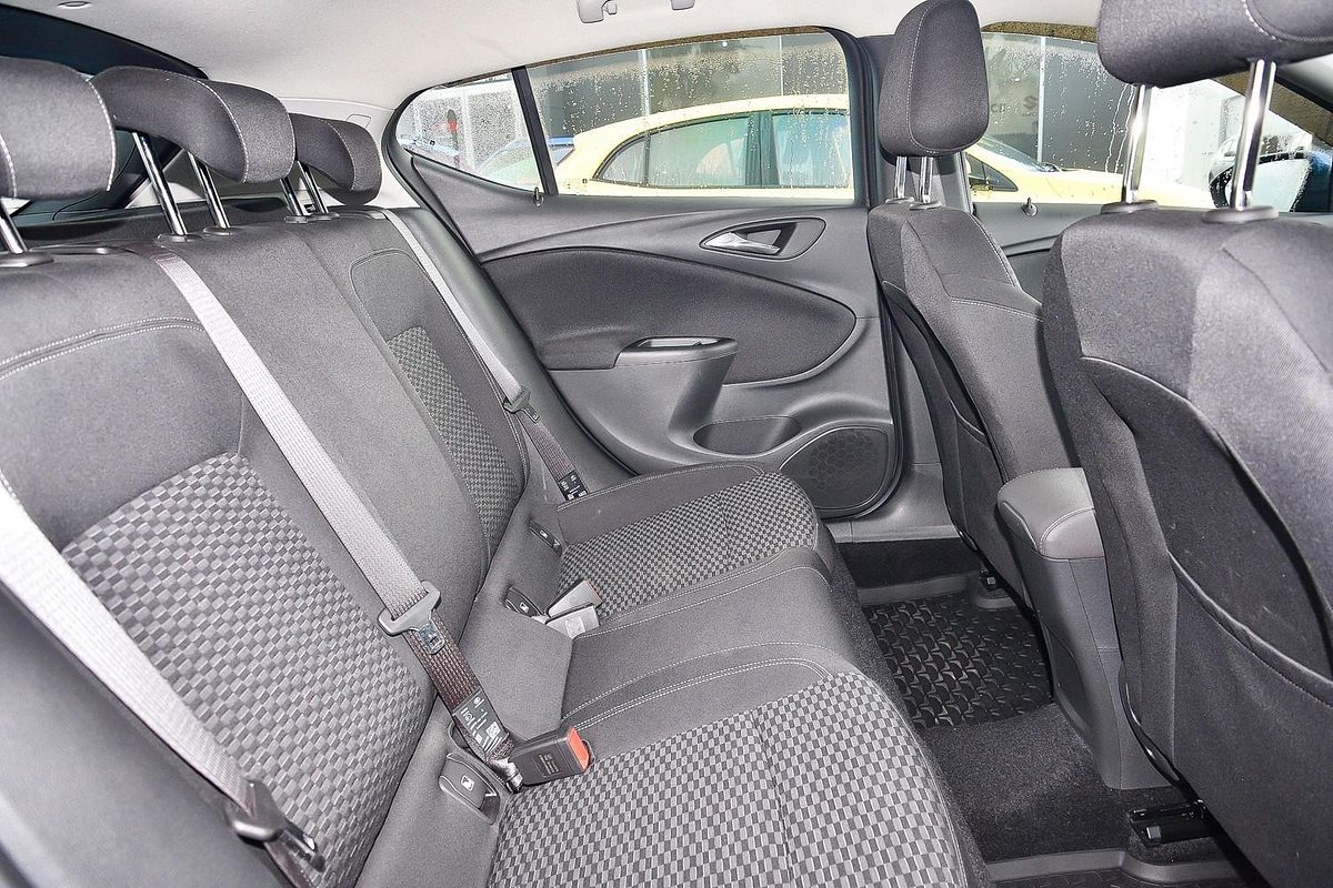 2017 Holden Astra R BK