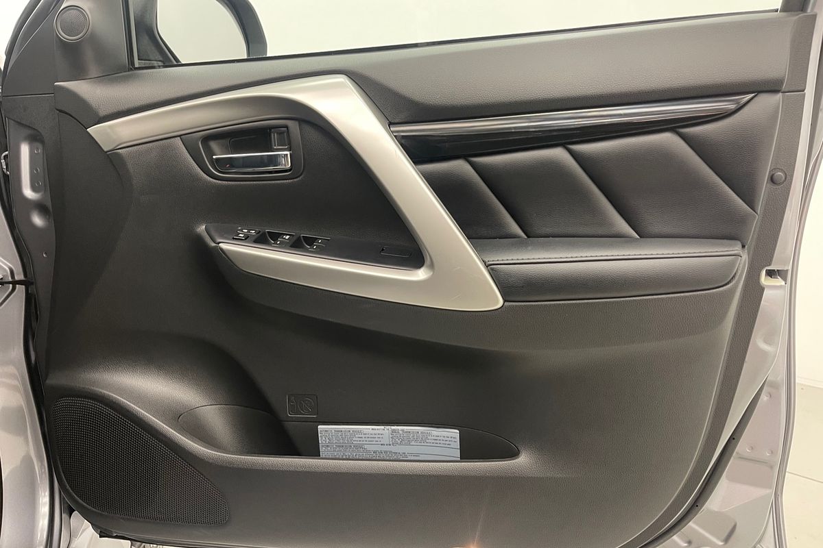 2019 Mitsubishi Pajero Sport Black Edition QE