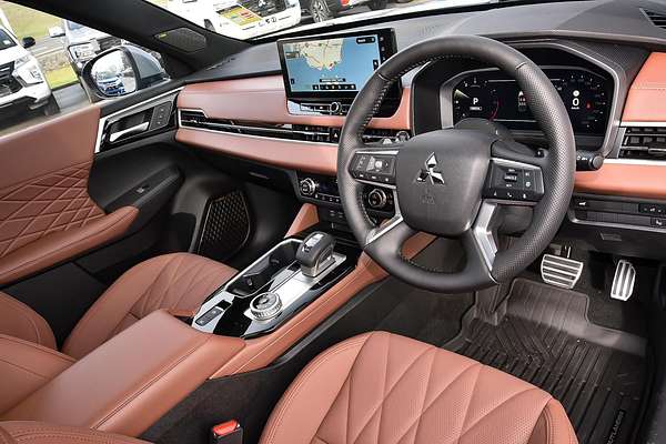 2025 Mitsubishi Outlander Exceed Tourer ZM