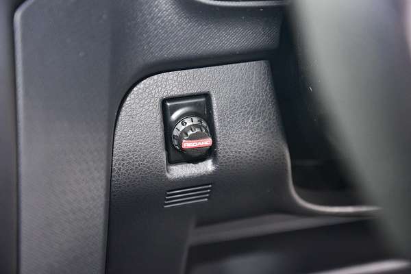 2016 Isuzu D-MAX SX High Ride Rear Wheel Drive