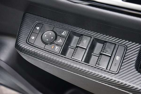 2025 Mitsubishi Triton GLS MV 4X4