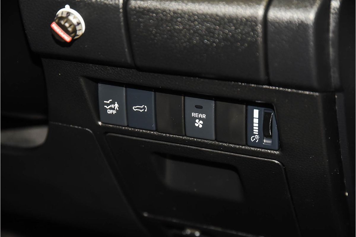 2024 Isuzu MU-X LS-T